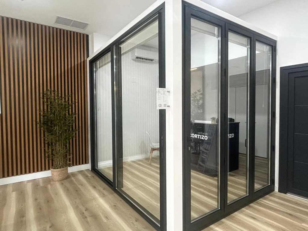 Oficina tienda de ventanas en Talavera